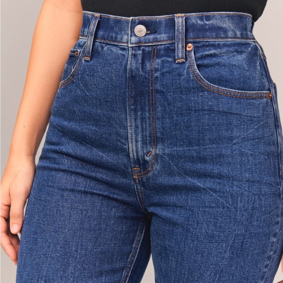 Abercrombie Curve Love Ultra High Rise 90s Slim Straight Jean - Picture 4 of 9